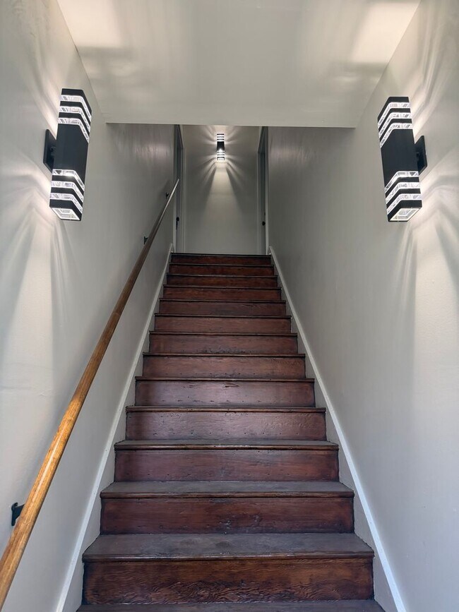 Building Photo - 2905 Madison Ave