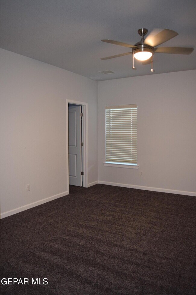 Building Photo - 1103 Nickel Hl Ave