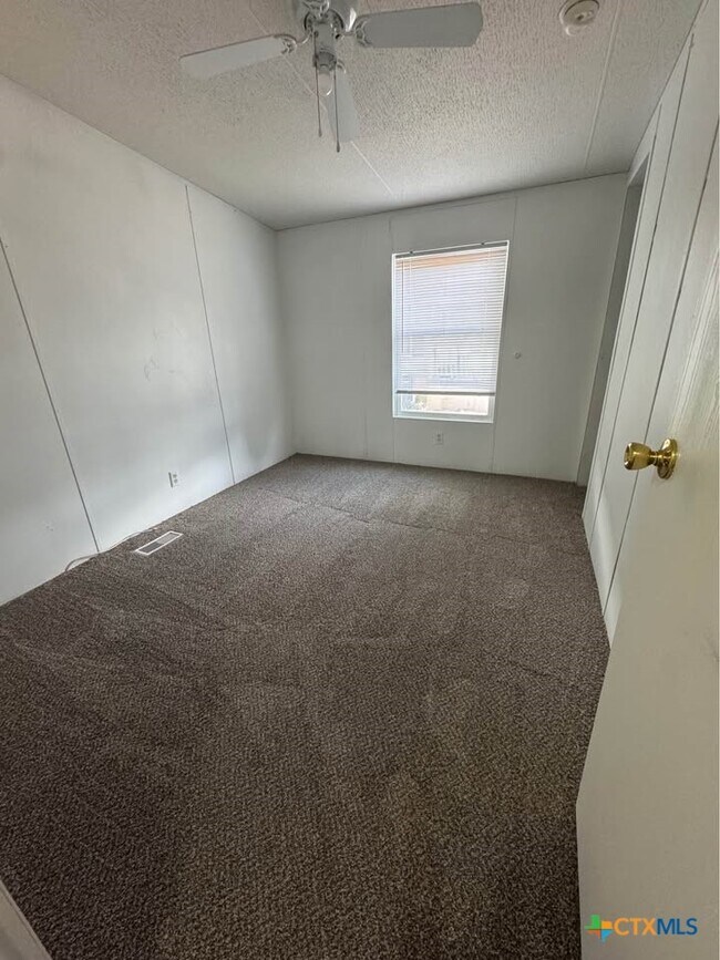 Building Photo - 456 Limestone Dr