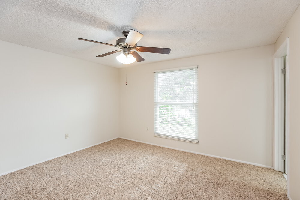 Building Photo - 6205 37th Ave W