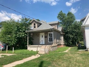 Building Photo - 812 N Minnesota Ave