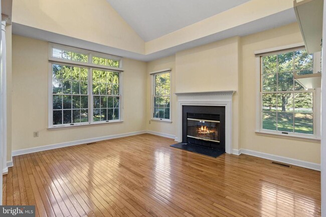 Building Photo - 210 Bullock Dr