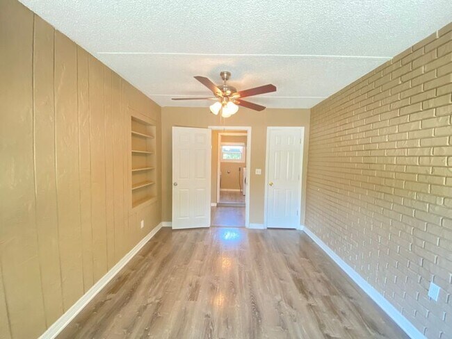 Building Photo - 908 Teatro Ct