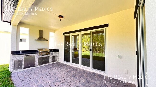 Building Photo - 1440 Nandina Cir