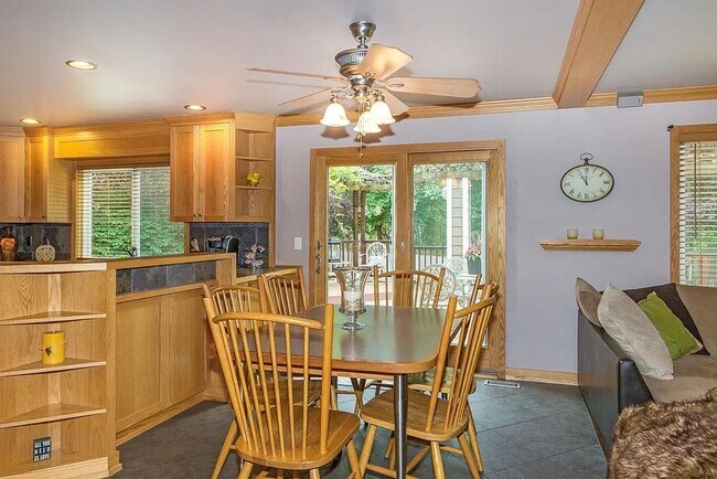Building Photo - Spacious 5-Bedroom Home with Fenced Yard a...