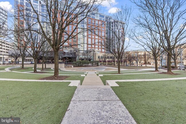 Building Photo - 12000 Market St