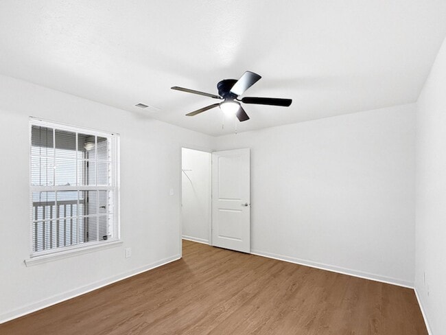 Building Photo - Luxurious Lakeside Living: Spacious 2-Bedroom Retreat starting at $1279 - $1,344