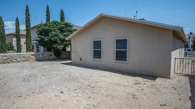 Building Photo - 12841 Tierra Ayala Dr
