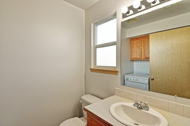 Building Photo - 0551