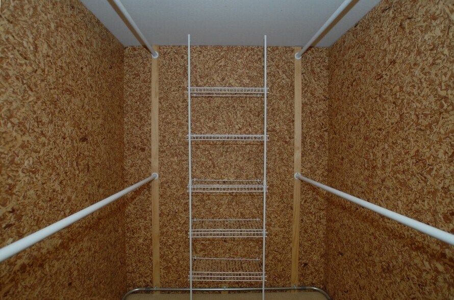 Cedar closet - 3510 S Toldt Cir