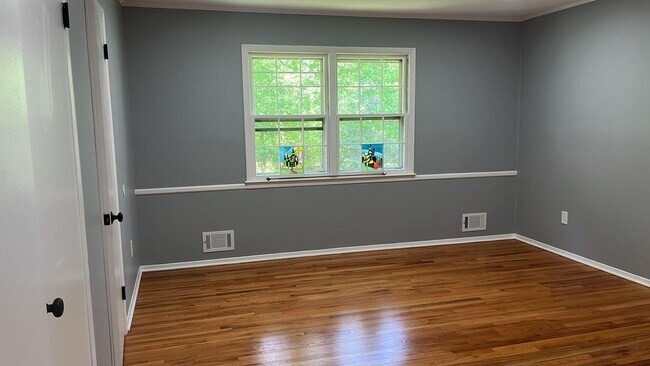 Building Photo - 56 Capral Ln