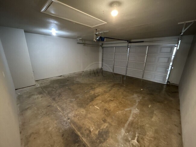 Building Photo - 4507 Lonesome Dove Dr