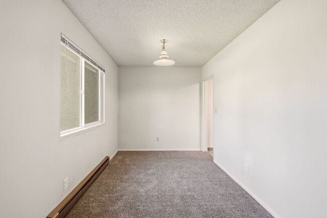 Building Photo - 3102 E 27th Ave