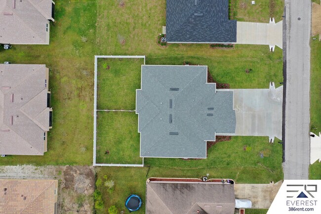 Building Photo - 34 Rosepetal Ln
