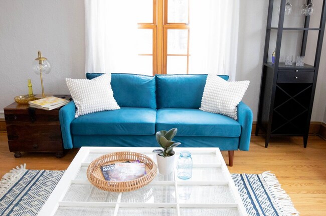 Building Photo - 1802 E Howard Ave