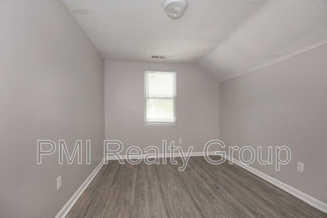 Building Photo - 3295 W 46th St