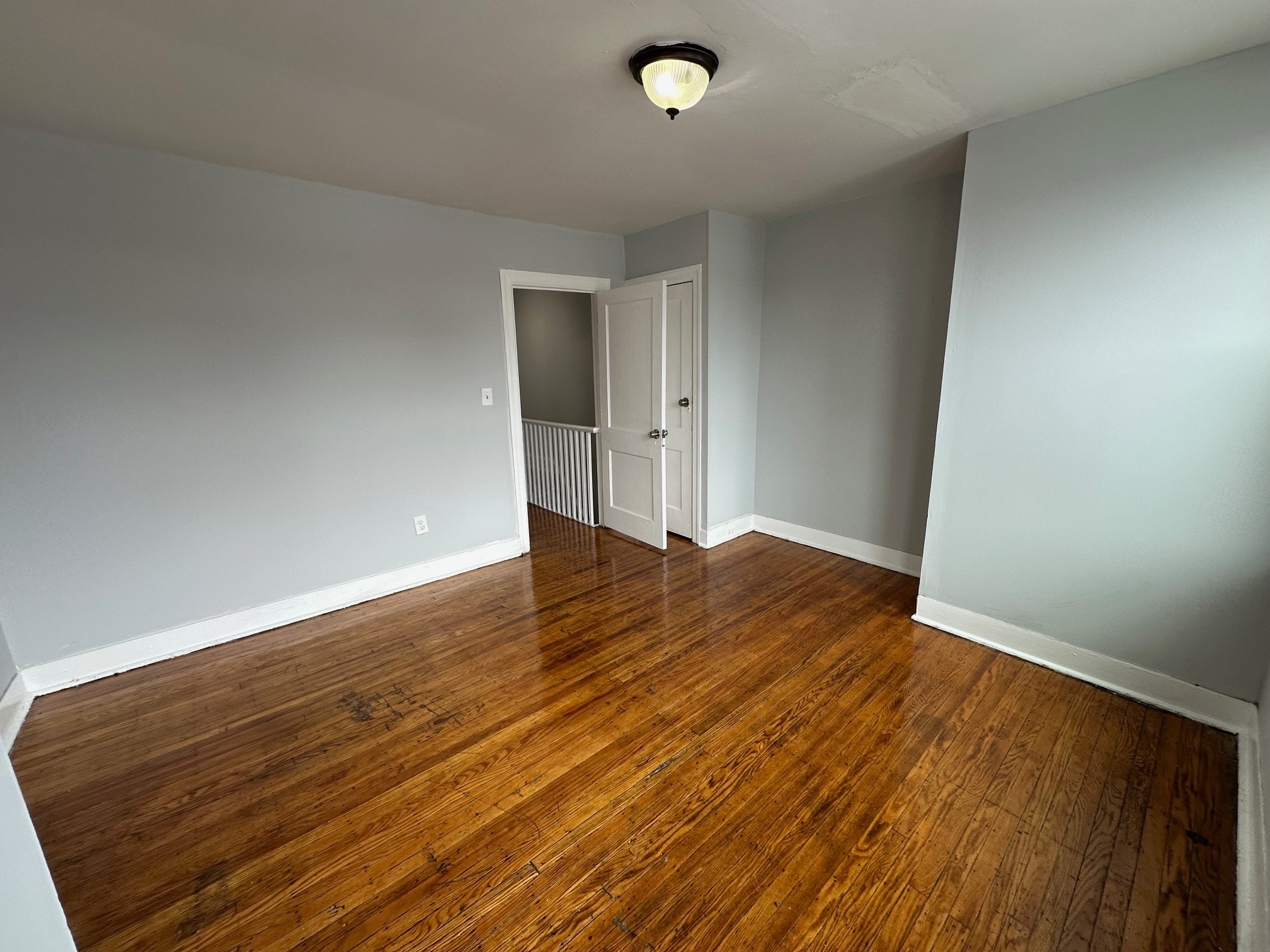 Building Photo - 2037 Bellevue St