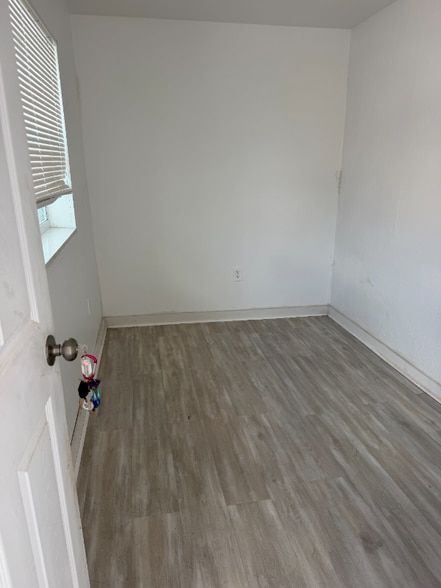 Building Photo - 1817 N Tamiami Trl