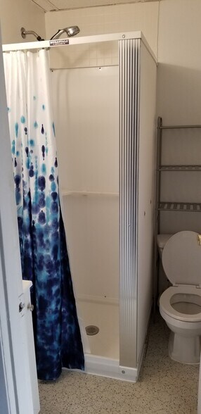 Bathroom - 1125 S Westnedge Ave