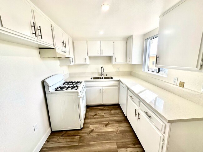 Building Photo - 3102 Bagley Ave.