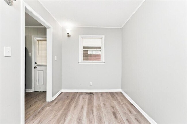 Building Photo - 515 Landers St