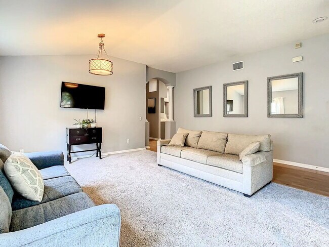 Building Photo - "Spacious 4-Bedroom Haven with 2 Full Baths in Brandon, FL – Your Dream Home Awaits!"