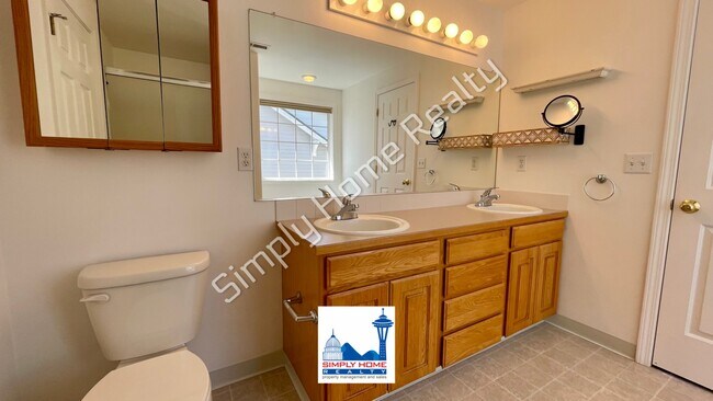 Building Photo - Step Inside To This Spacious & Comfortable 3-Bedroom Home!