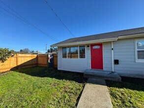 Building Photo - Central Tacoma 3-bedroom Rambler!