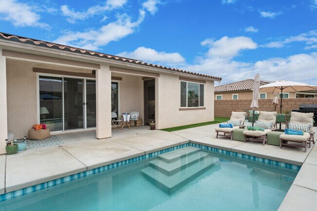 Building Photo - 81887 Via Encinitas