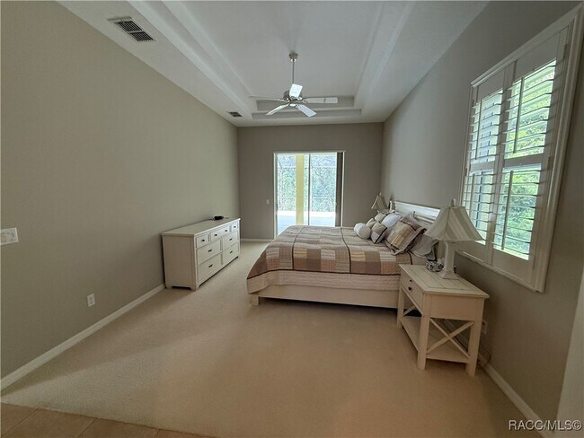 Building Photo - 12 Sweet Peas Ct