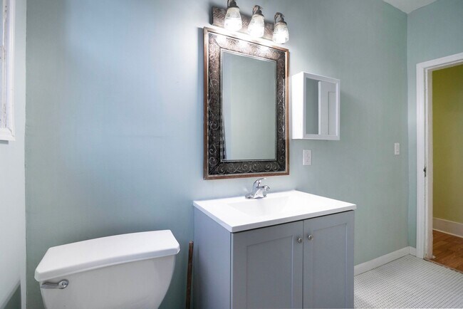 Building Photo - Charming Historic 2BR Apartment with Garag...