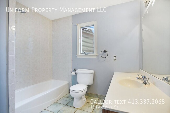 Building Photo - 15 Paradise St