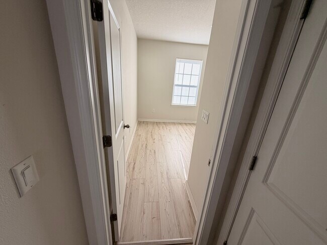 Building Photo - 17930 Turning Leaf Cir