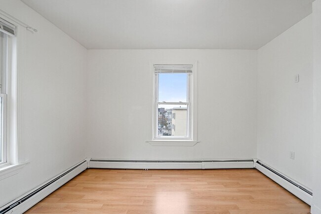 Building Photo - 46 Breed St