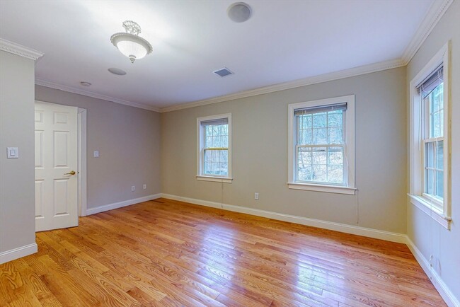 Building Photo - 455 Waban Ave