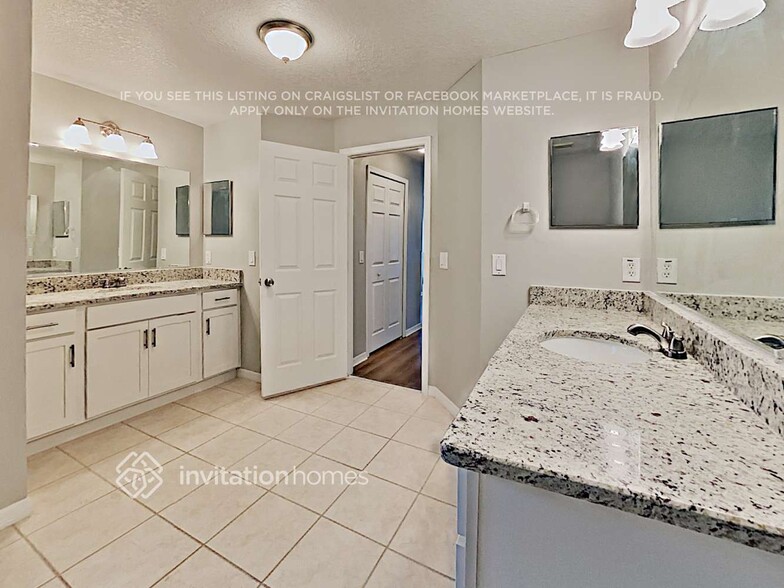 Building Photo - 3967 Montesino Dr