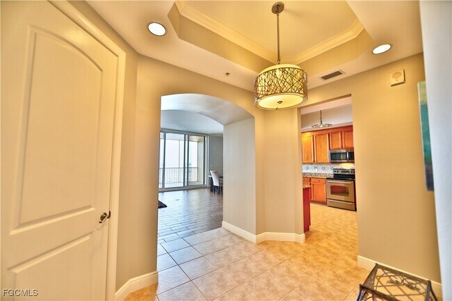 Building Photo - 2104 W First St