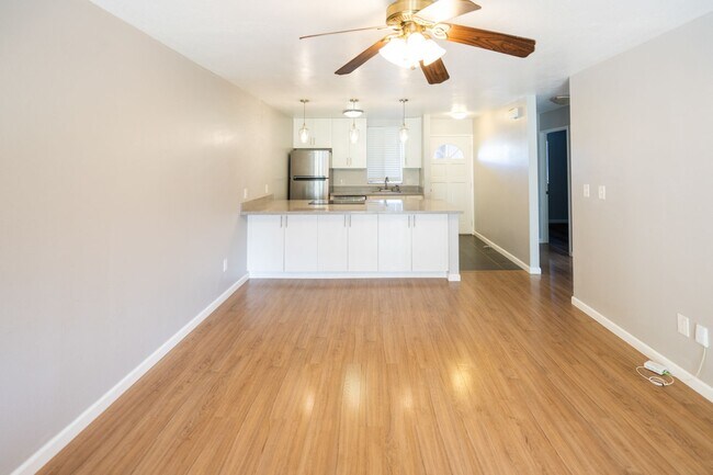 Building Photo - 2-Bedroom, 2-Bathroom Home in Waipahu – 2 Parking Stalls & Private Backyard