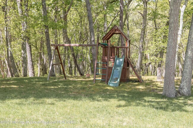 Building Photo - 38 Claridge Dr