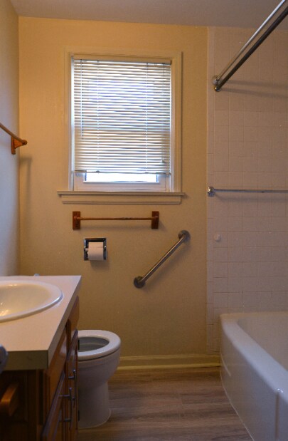 Building Photo - Updated Two Bedroom is Now Ready!