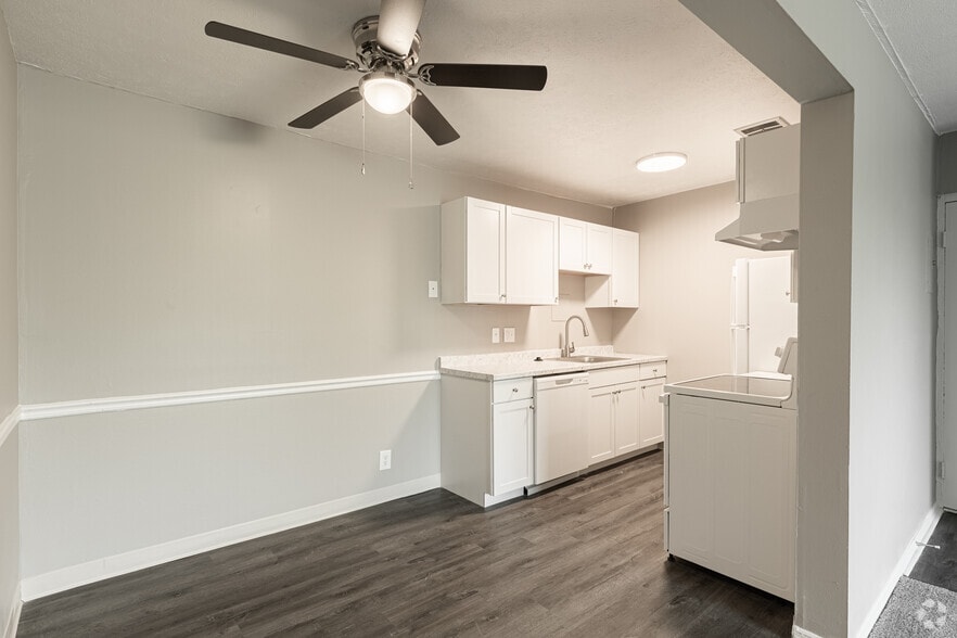 2BR, 1BA - 780SF - Florence Apartments
