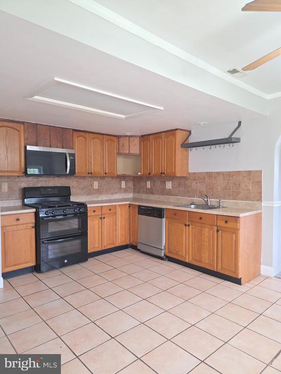 Building Photo - 51 Verdi Cir