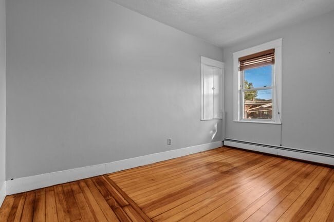 Building Photo - 253 Sycamore St