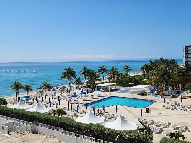 Building Photo - 2030 S Ocean Dr