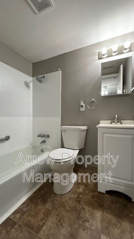 Building Photo - 1111 E Street