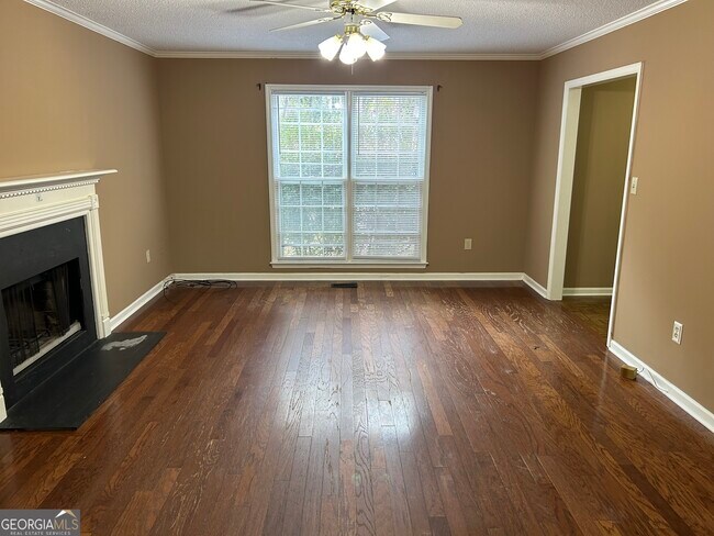 Building Photo - 185 Pebble Creek Dr