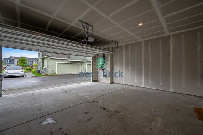 Building Photo - 3 Bed, 2.5 Bath Beautiful Townhouse Available for Rent!