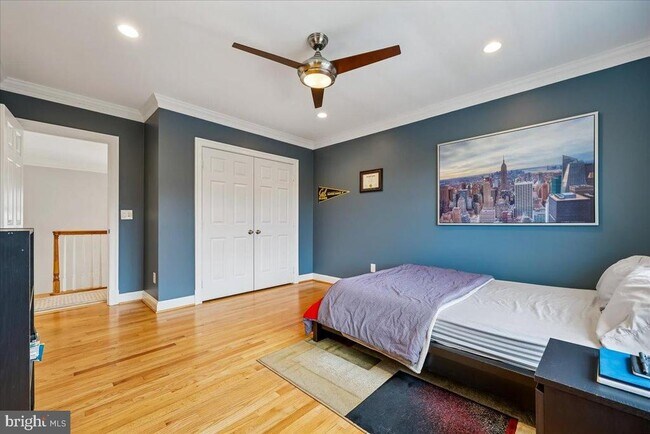 Building Photo - 9917 Kendale Rd