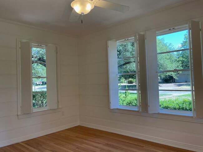 Building Photo - 3624 S Hills Ave