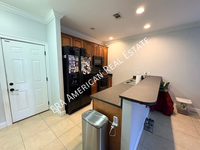 Building Photo - 485 Westgate Wy